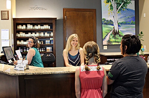 Chiropractic Ankeny IA Welcome Front Desk Chiropractic Ankeny IA Welcome Front Desk